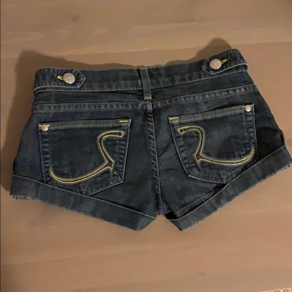 Rock & Republic Jean Shorts - Women’s Size 24 - Picture 3 of 6